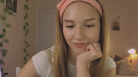 Snapshot of vegas_v chatting on September 26, 2:47 pm Maria online show from September 26, 2:47 pm