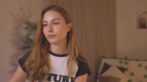 Snapshot of vegas_v chatting on October 5, 3:06 pm Maria online show from October 5, 3:06 pm