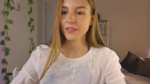 Snapshot of vegas_v chatting on September 13, 3:31 pm Maria online show from September 13, 3:31 pm