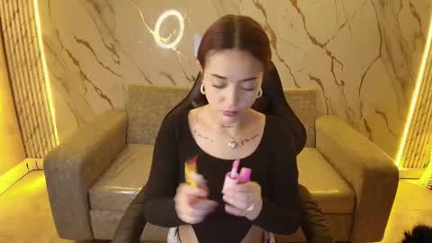 veka_tf online show from February 11, 1:23 pm