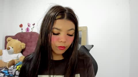 Snapshot of veky_saliva01 chatting on December 30, 7:32 pm camila online show from December 30, 7:32 pm