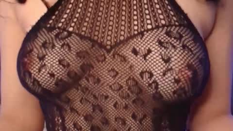 velissia online show from October 24, 9:00 pm