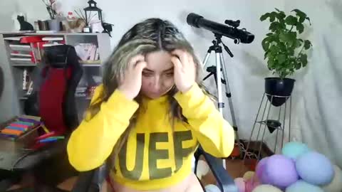 Snapshot of vellarossa chatting on October 31, 2:57 am Im VelaI will be Christmas and New Year with my family December 22 to January 13 I will miss you guys. online show from October 31, 2:57 am