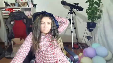 Snapshot of vellarossa chatting on October 30, 2:47 am Im VelaI will be Christmas and New Year with my family December 22 to January 13 I will miss you guys. online show from October 30, 2:47 am