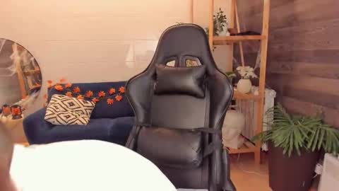 velvet_cherry online show from October 26, 3:29 pm