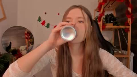 velvet_cherry online show from December 14, 4:35 pm