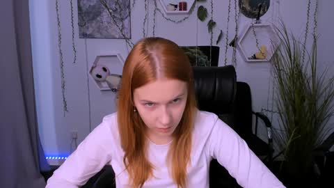 velvet_dreamm online show from December 22, 12:05 pm