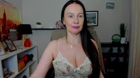 Jasmine online show from November 13, 7:07 am