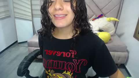 velvet_moon_v online show from September 12, 2:02 pm