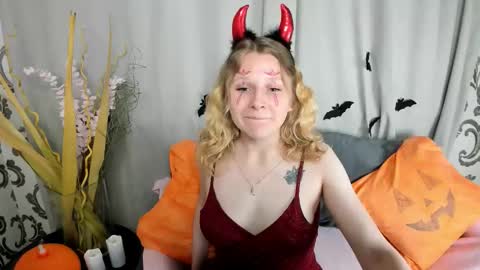 Snapshot of velvet_peach_ chatting on October 30, 12:50 pm velvet_peach_ online show from October 30, 12:50 pm