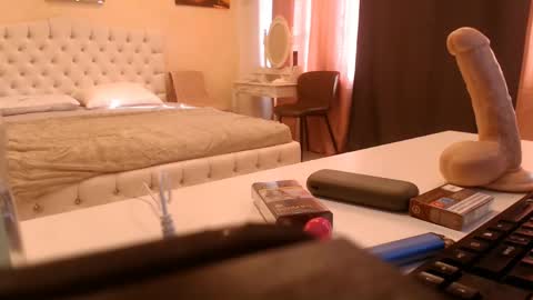 velvetmarsha online show from February 13, 8:17 am