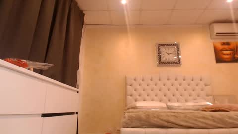 velvetmarsha online show from February 20, 7:01 am
