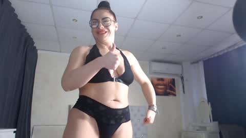 velvetmarsha online show from January 3, 6:55 am