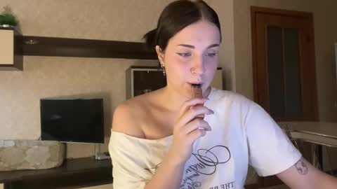 velvetnote online show from October 25, 1:19 pm