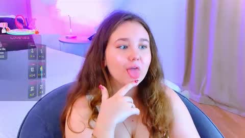 velvetvixencute online show from October 13, 5:32 am