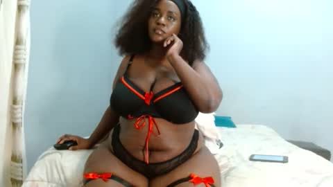 velvetychocolate1 online show from May 17, 1:27 am