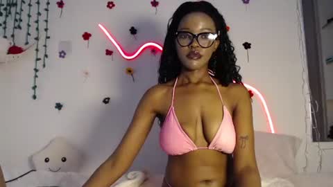 Snapshot of velvetyvixen chatting on September 11, 8:14 am COCO XOXO online show from September 11, 8:14 am