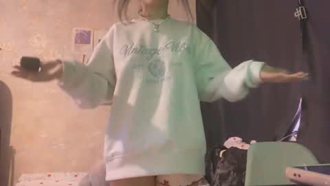 M i l a n a online show from March 4, 12:34 pm