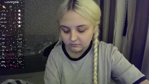 Snapshot of vendymories chatting on October 13, 10:45 pm eva 3 online show from October 13, 10:45 pm