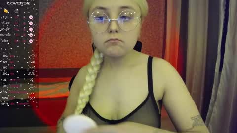 Snapshot of vendymories chatting on October 15, 11:29 pm eva 3 online show from October 15, 11:29 pm