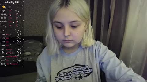 Snapshot of vendymories chatting on October 24, 12:28 am eva 3 online show from October 24, 12:28 am