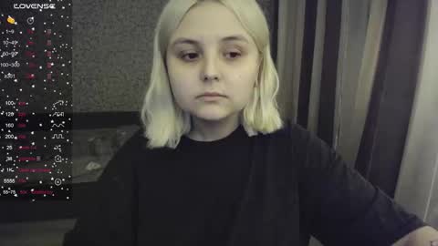 Snapshot of vendymories chatting on October 28, 1:33 am eva 3 online show from October 28, 1:33 am