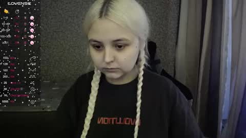 Snapshot of vendymories chatting on September 26, 1:20 pm eva 3 online show from September 26, 1:20 pm