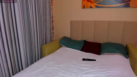 veneradi615 online show from October 19, 4:42 pm