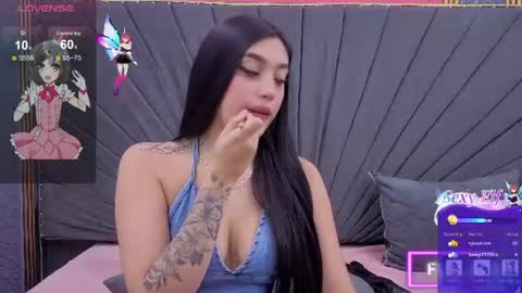 venus_horney online show from July 14, 5:17 pm