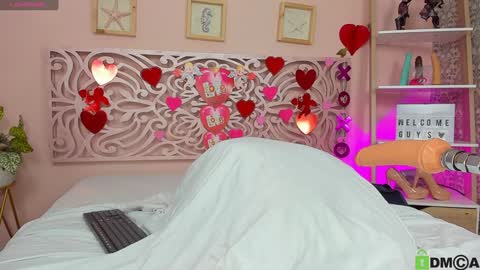 .. online show from February 4, 12:33 pm