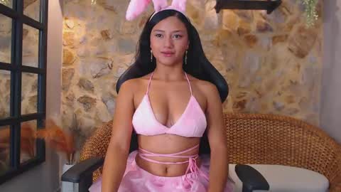 Venus Blazer  online show from September 17, 11:30 am