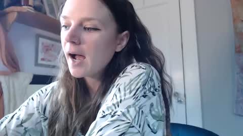 Milla Rose online show from February 5, 4:15 pm