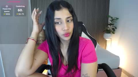 Snapshot of venuz_lee chatting on December 11, 12:44 pm Nice to greet you my name is Vanessa online show from December 11, 12:44 pm