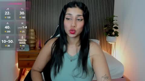 Snapshot of venuz_lee chatting on January 22, 1:42 pm Nice to greet you my name is Vanessa online show from January 22, 1:42 pm