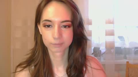 Una online show from October 8, 1:37 pm