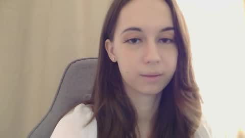 Una online show from March 6, 1:06 pm