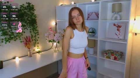 Snapshot of vernitashinsky chatting on September 15, 1:25 am Olivia online show from September 15, 1:25 am