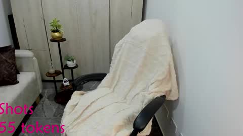 Snapshot of veromars_ chatting on October 30, 2:47 am Catalina online show from October 30, 2:47 am