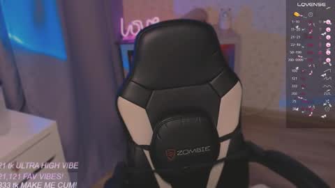 Snapshot of veronaaura chatting on October 13, 10:45 pm Tiffany online show from October 13, 10:45 pm