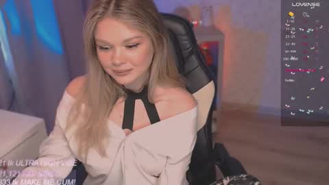 Snapshot of veronaaura chatting on September 18, 4:44 am Tiffany online show from September 18, 4:44 am