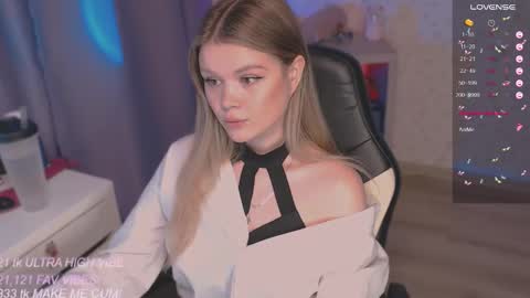 Snapshot of veronaaura chatting on October 20, 4:59 am Tiffany online show from October 20, 4:59 am