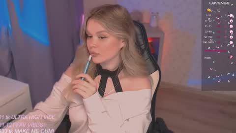 Snapshot of veronaaura chatting on September 26, 7:55 pm Tiffany online show from September 26, 7:55 pm