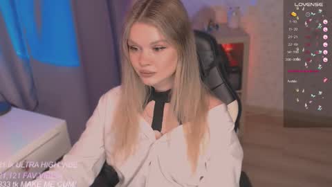 Snapshot of veronaaura chatting on September 22, 5:11 pm Tiffany online show from September 22, 5:11 pm