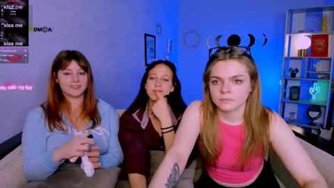 Ronni online show from December 1, 9:28 pm