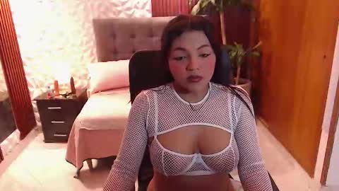 Snapshot of veronica_em1 chatting on October 17, 6:55 pm VERONICA online show from October 17, 6:55 pm