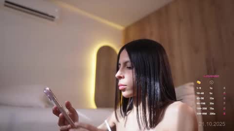 Snapshot of veronica_mendez1 chatting on October 21, 1:15 pm Veronica online show from October 21, 1:15 pm