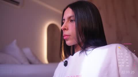 Snapshot of veronica_mendez1 chatting on September 22, 1:20 pm Veronica online show from September 22, 1:20 pm