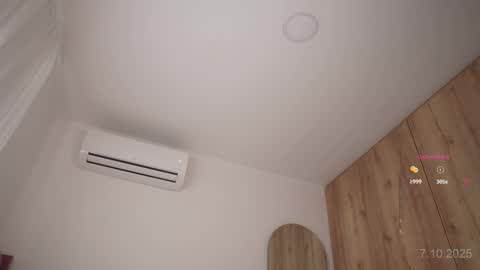 Snapshot of veronica_mendez1 chatting on October 7, 2:10 pm Veronica online show from October 7, 2:10 pm