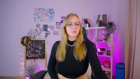 Snapshot of veronicaandersen chatting on February 7, 9:26 pm VERONICA online show from February 7, 9:26 pm