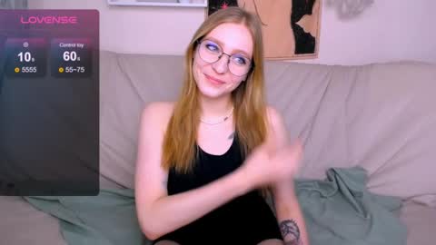 Snapshot of veronicaandersen chatting on March 9, 4:05 am VERONICA online show from March 9, 4:05 am